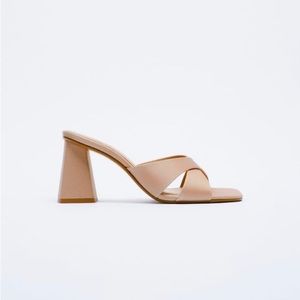 ZARA 💗 HEELED CROSSED STRAP SANDALS
